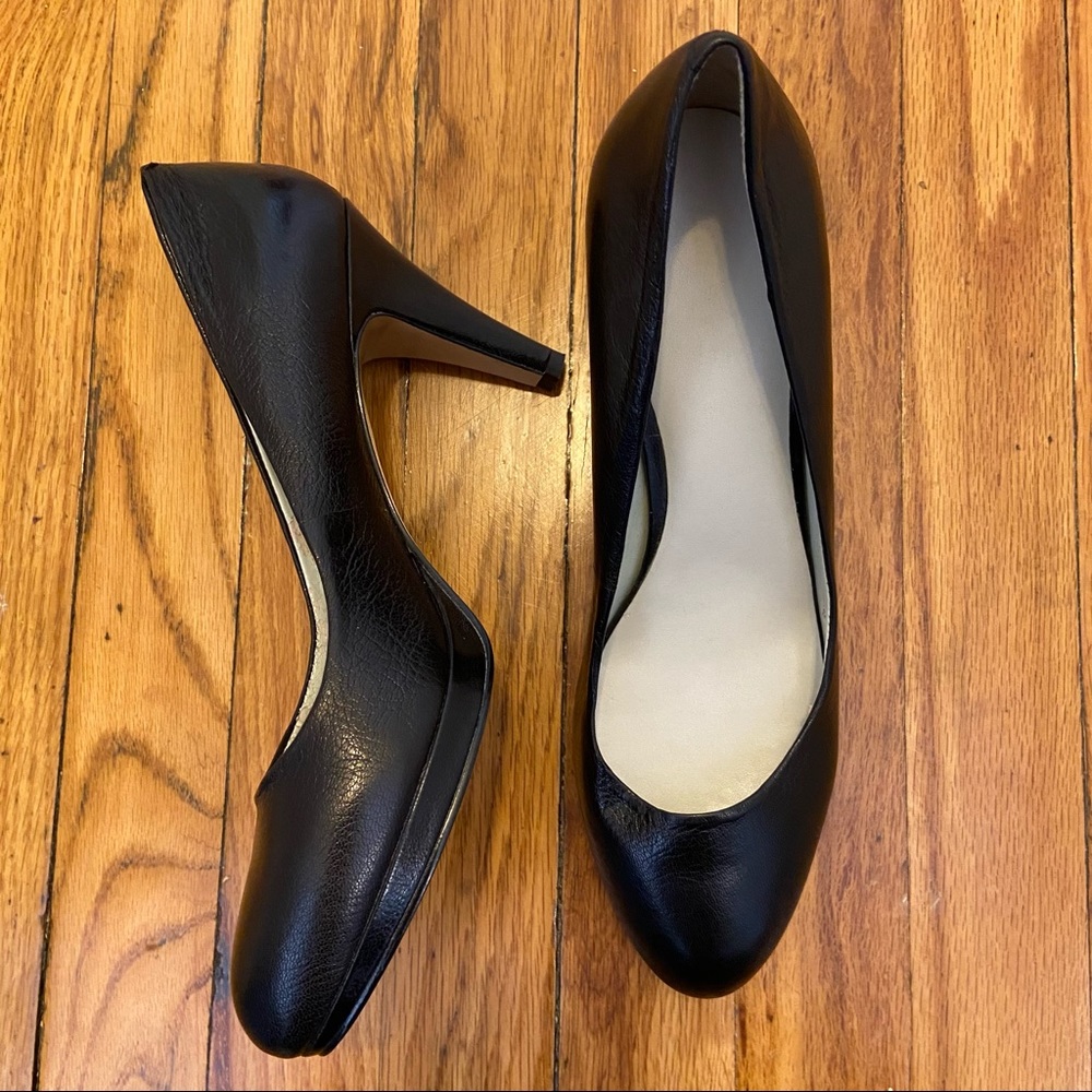 Black Leather Round Toe Nine West Pumps Size 9